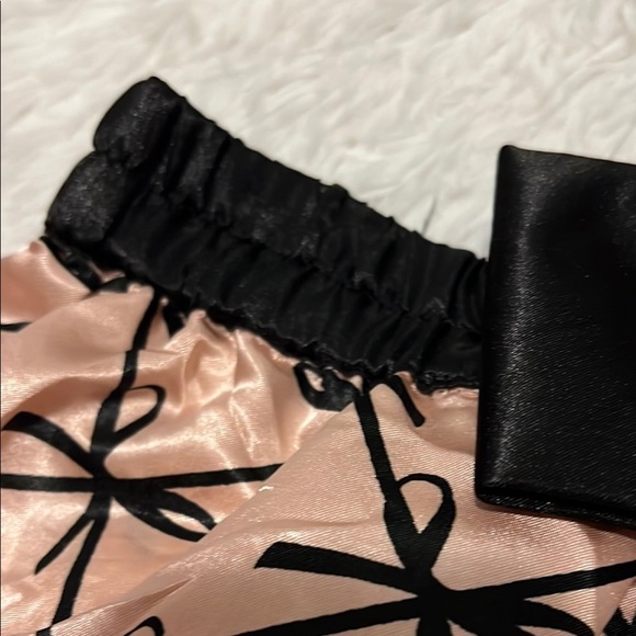 Elegant Black and Pink Skirt Bows Galore - Picture 7 of 10